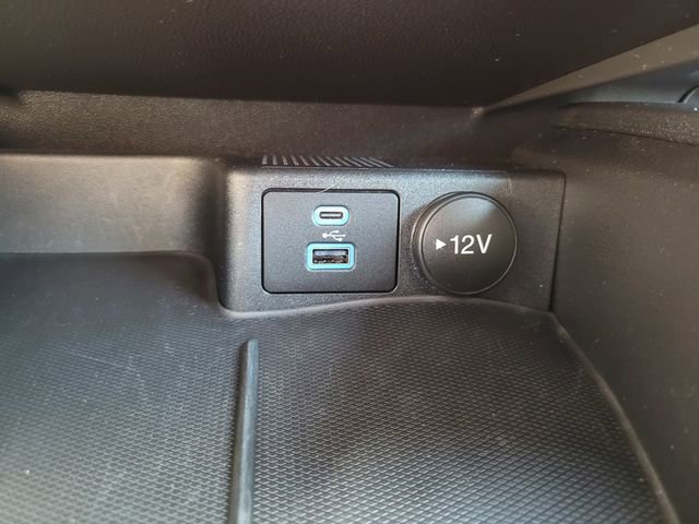 Certified 2022 Ford Escape SE w/ SE Sport Appearance Package image 24