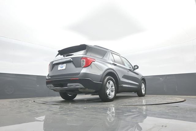Certified 2022 Ford Explorer XLT w/ Equipment Group 202A image 33