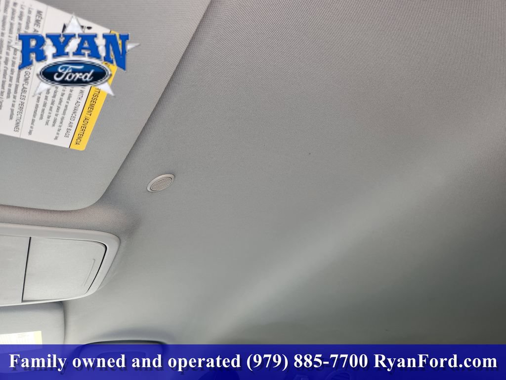 Certified 2022 Ford Explorer XLT w/ Equipment Group 202A RWD image 18