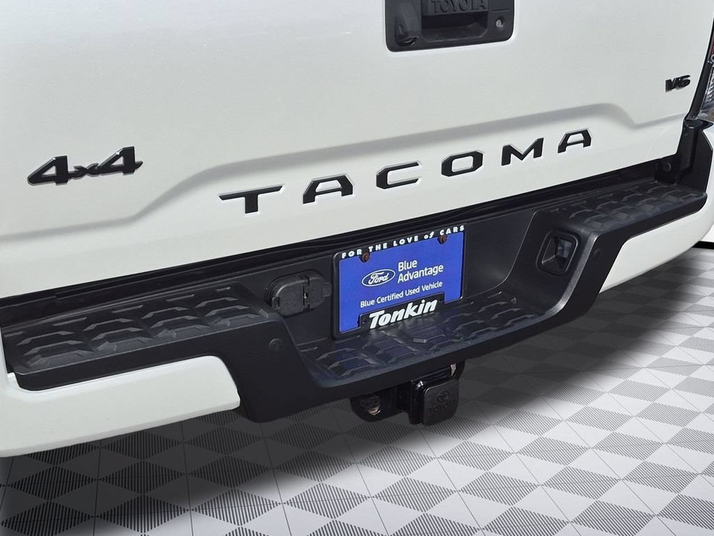 Used 2023 Toyota Tacoma Limited w/ Nightshade Package AWD/4WD image 26