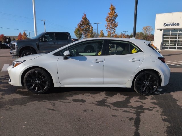 Used 2024 Toyota Corolla XSE FWD image 2