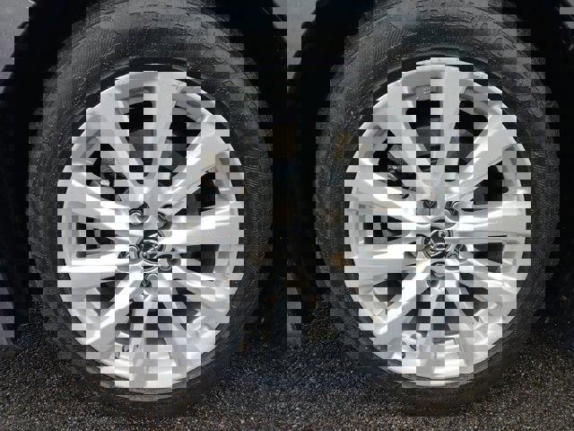 Used 2019 Toyota Camry LE FWD image 26