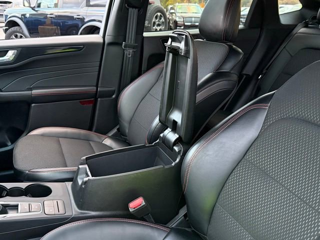 Certified 2025 Ford Escape ST-Line Elite image 39