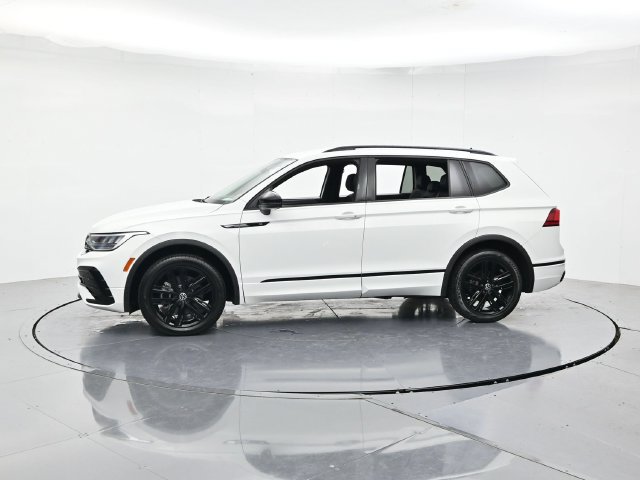 Used 2022 Volkswagen Tiguan SE R-Line FWD image 6