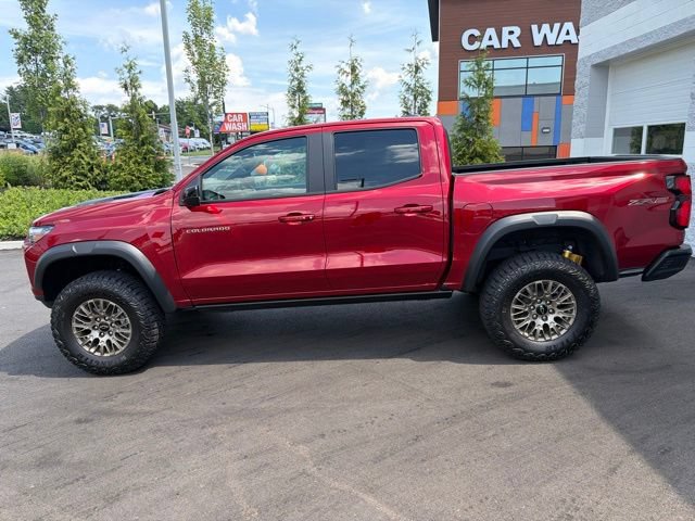 Used 2025 Chevrolet Colorado ZR2 w/ Technology Package AWD/4WD image 3