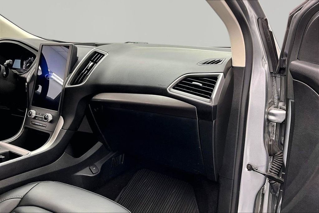 Certified 2024 Ford Edge SEL w/ Convenience Package AWD/4WD image 17