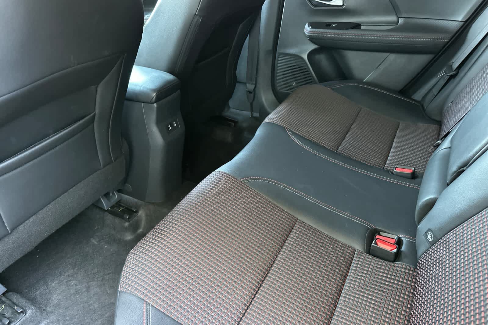 Used 2025 Nissan Kicks SR FWD image 4