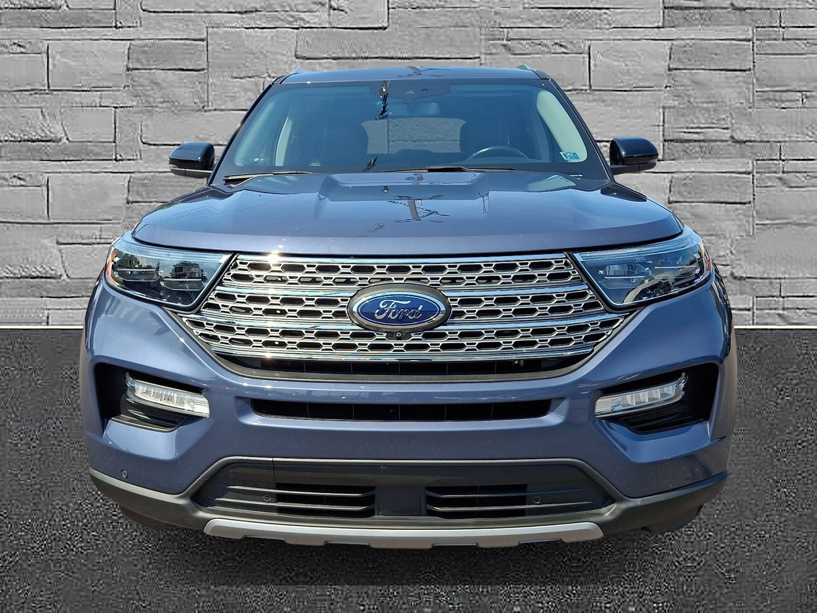 Certified 2021 Ford Explorer Limited w/ Equipment Group 301A AWD/4WD image 3