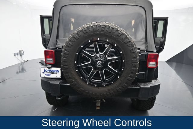 Used 2017 Jeep Wrangler Unlimited Sahara w/ Max Tow Package AWD/4WD image 14