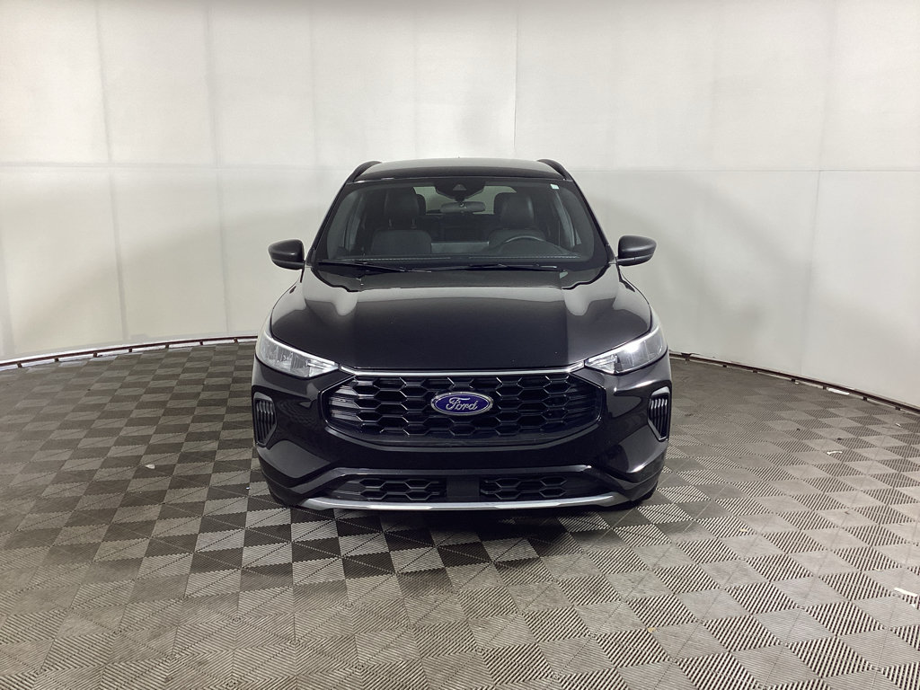 Certified 2023 Ford Escape ST-Line w/ Tech Pack #1 AWD/4WD image 6
