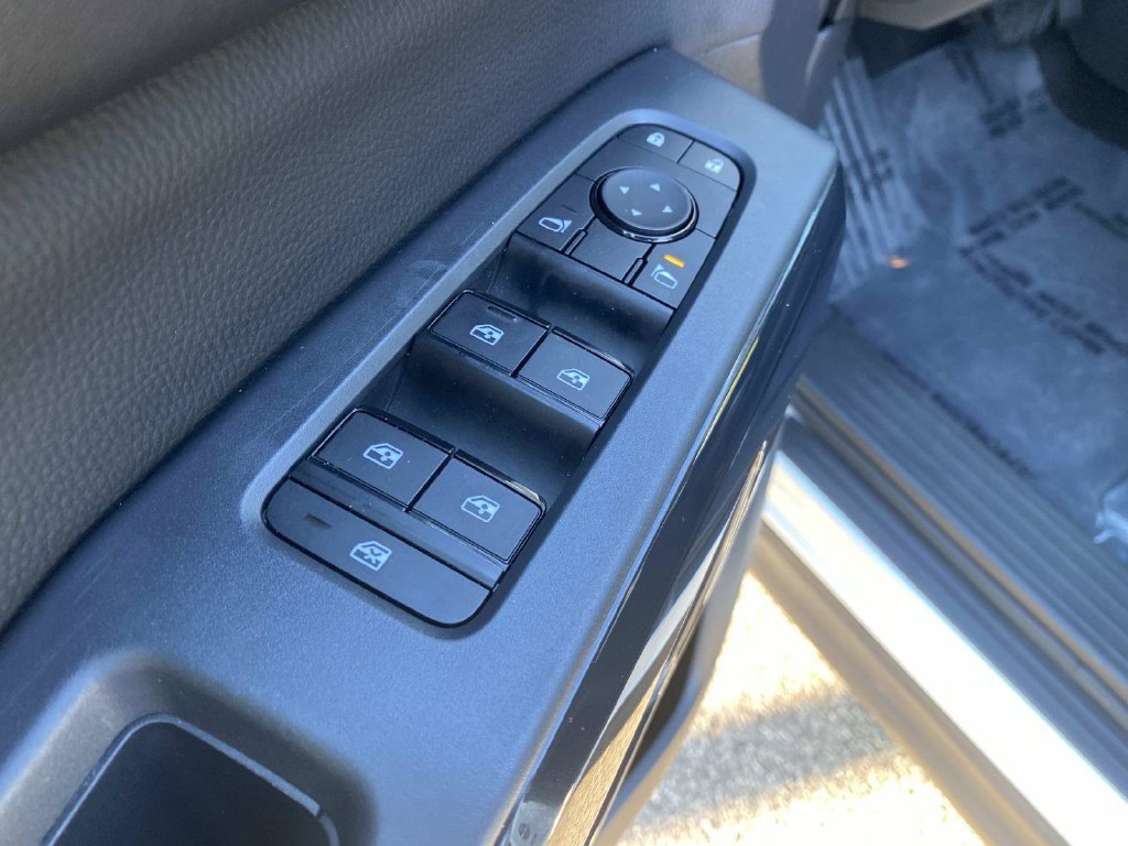 Used 2025 Nissan Pathfinder SV AWD/4WD image 18