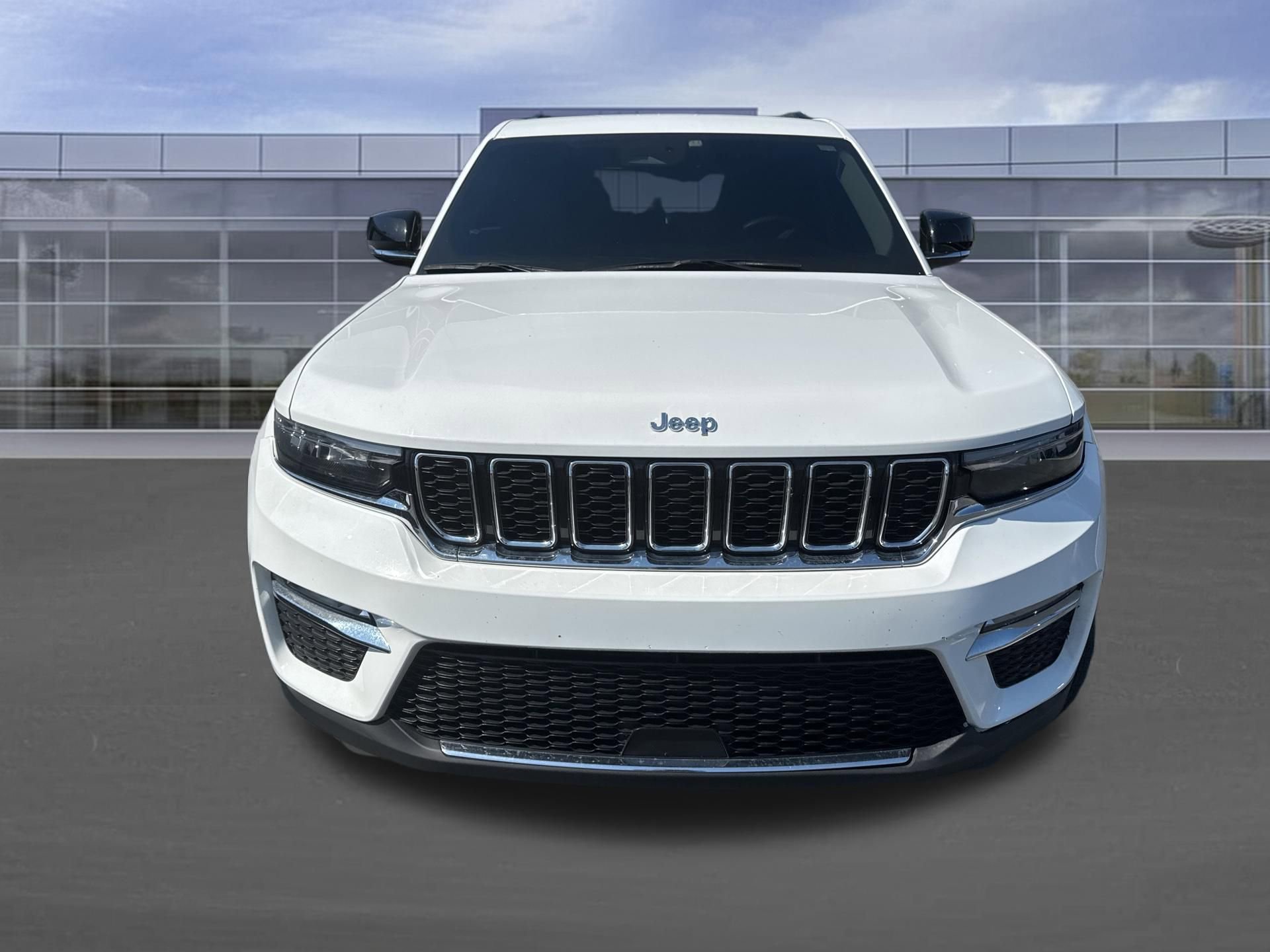Used 2023 Jeep Grand Cherokee Limited image 9