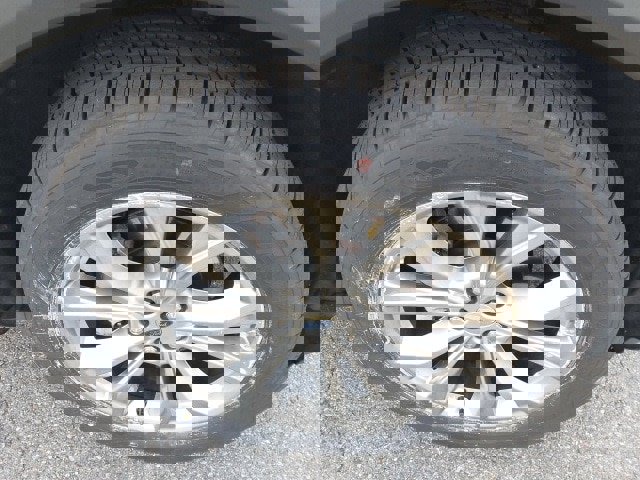 Certified 2021 Ford Explorer XLT w/ Equipment Group 202A image 11