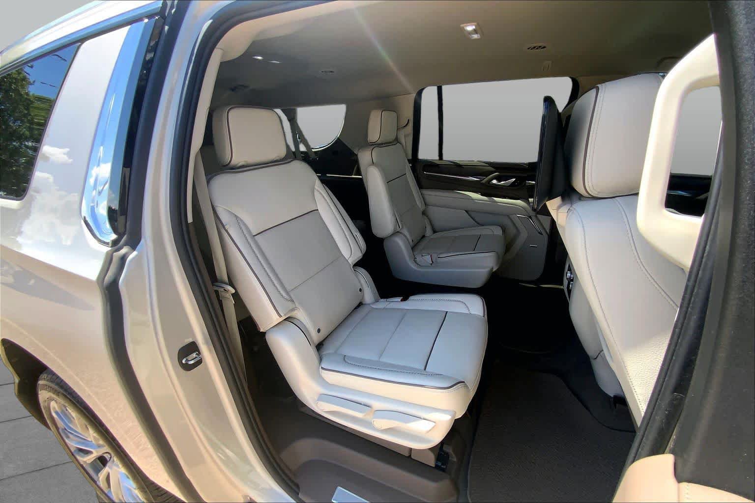 Used 2023 GMC Yukon XL Denali AWD/4WD image 20