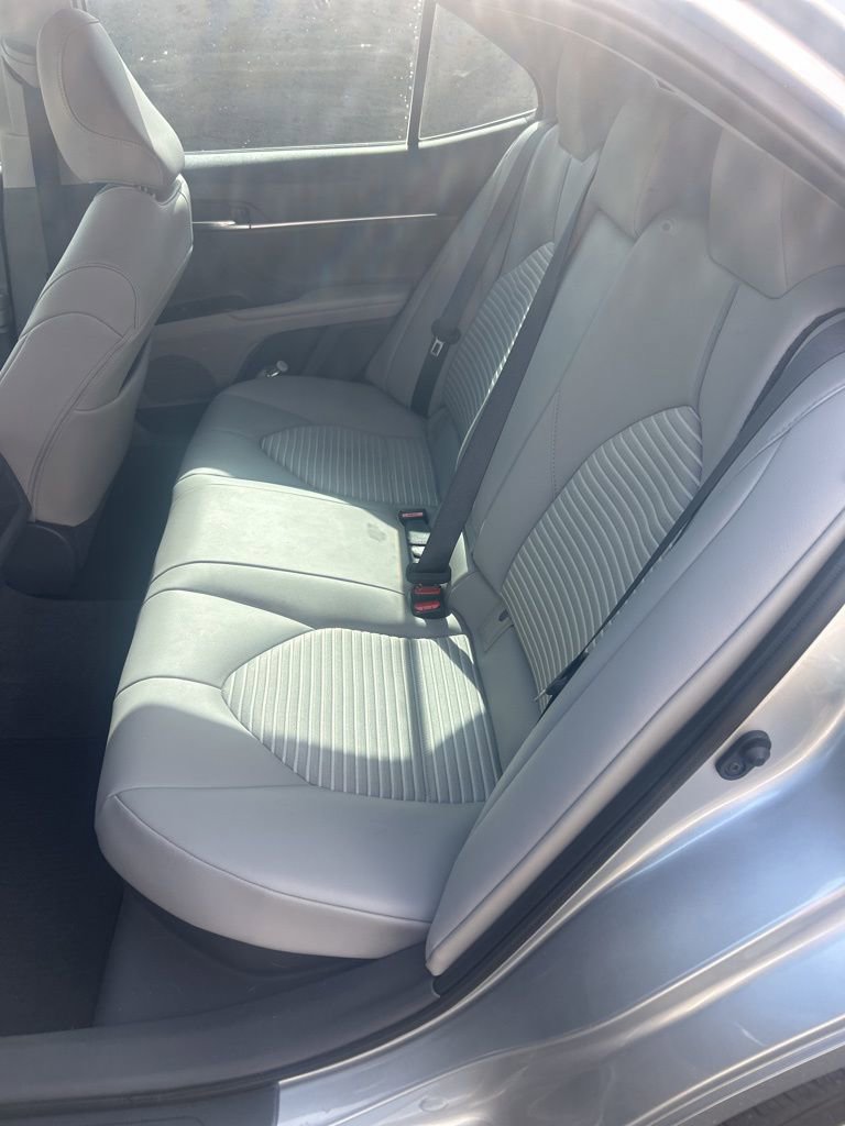 Used 2020 Toyota Camry SE image 6