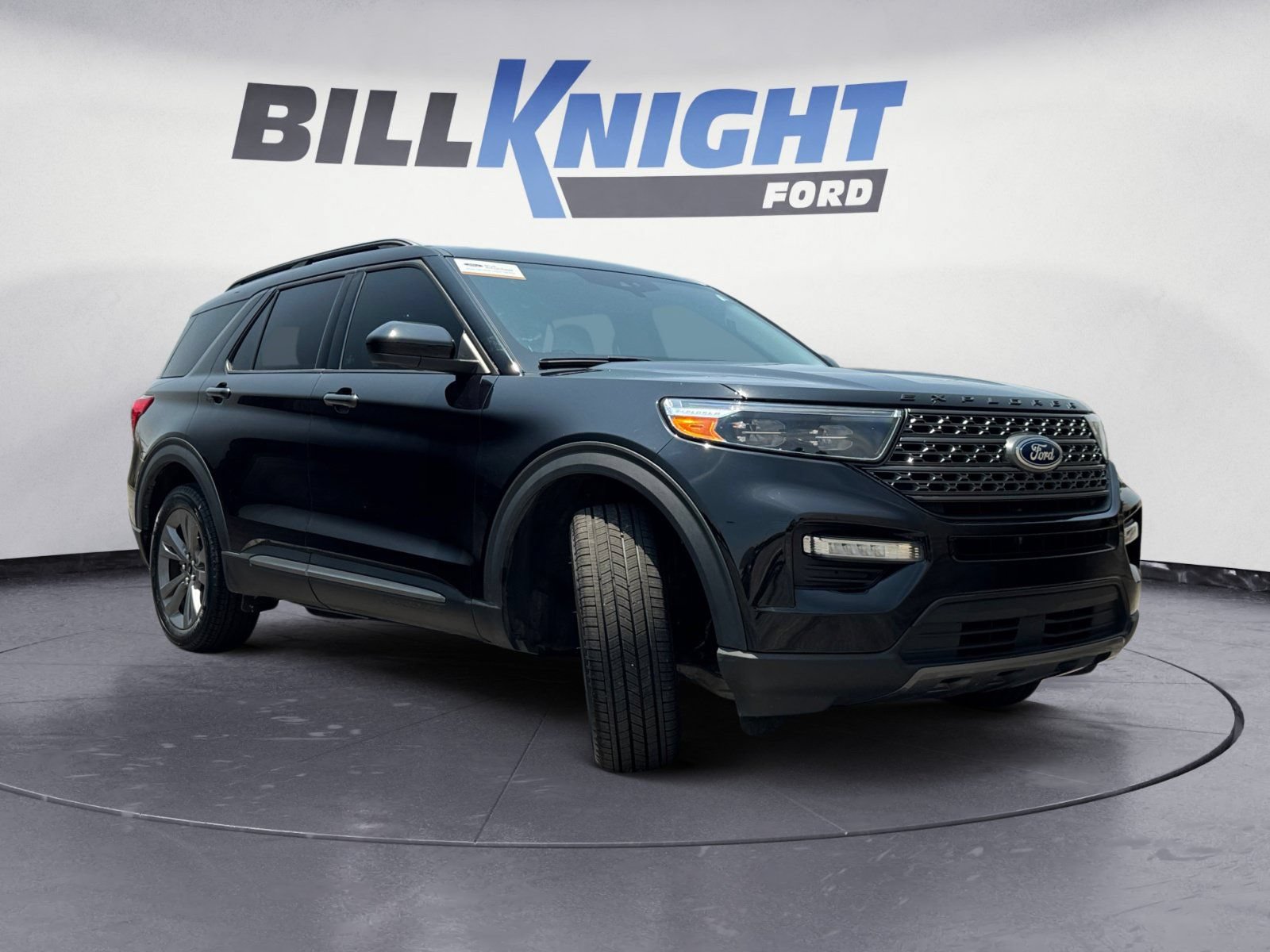 Certified 2024 Ford Explorer XLT w/ Equipment Group 202A RWD image 7