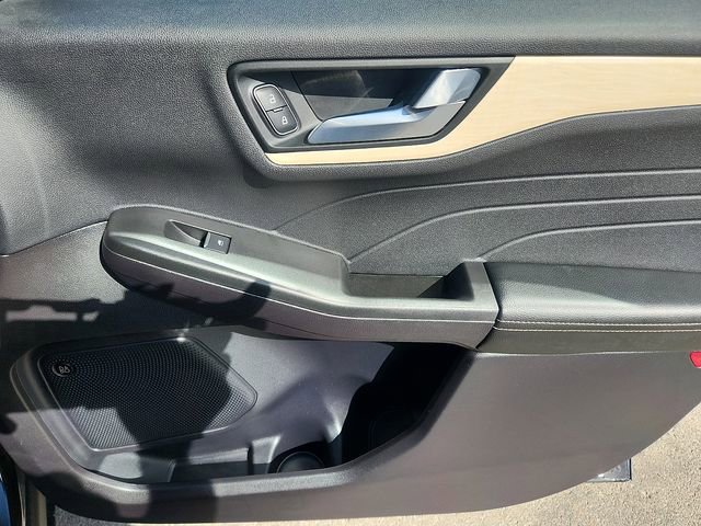 Certified 2022 Ford Escape Titanium w/ Titanium Elite Package image 34