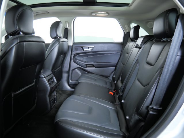 Certified 2018 Ford Edge Titanium w/ Equipment Group 301A AWD/4WD image 15
