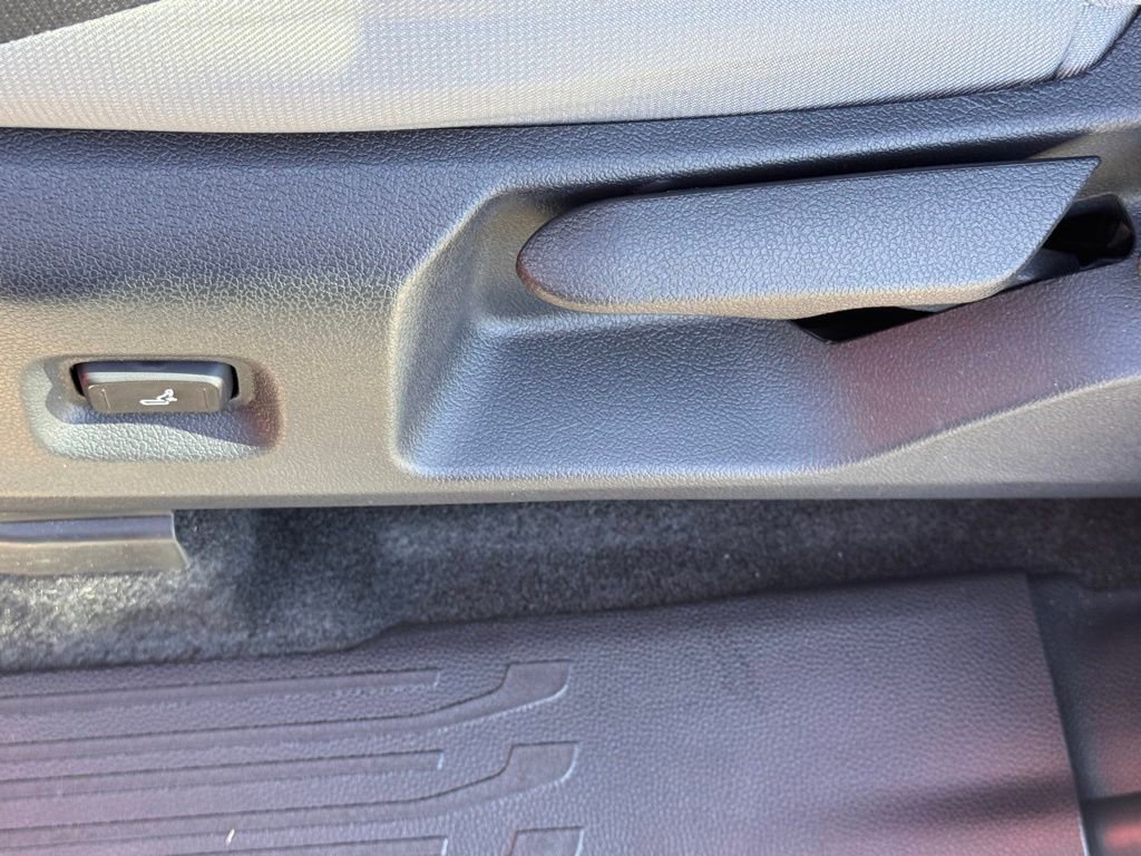 Used 2025 Toyota Tacoma TRD Off-Road image 18