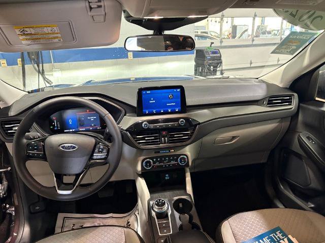 Certified 2023 Ford Escape Active AWD/4WD image 15