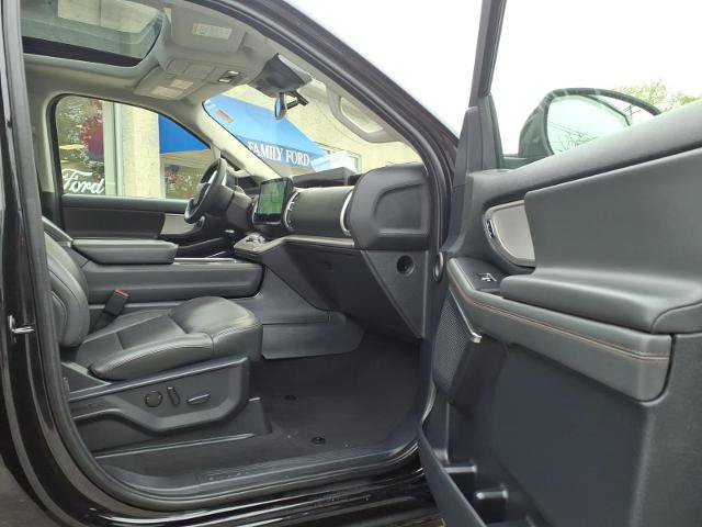 Certified 2025 Ford Expedition Active AWD/4WD image 13