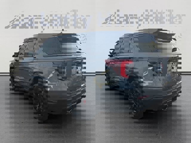 Certified 2022 Ford Explorer ST w/ Equipment Group 401A image 3