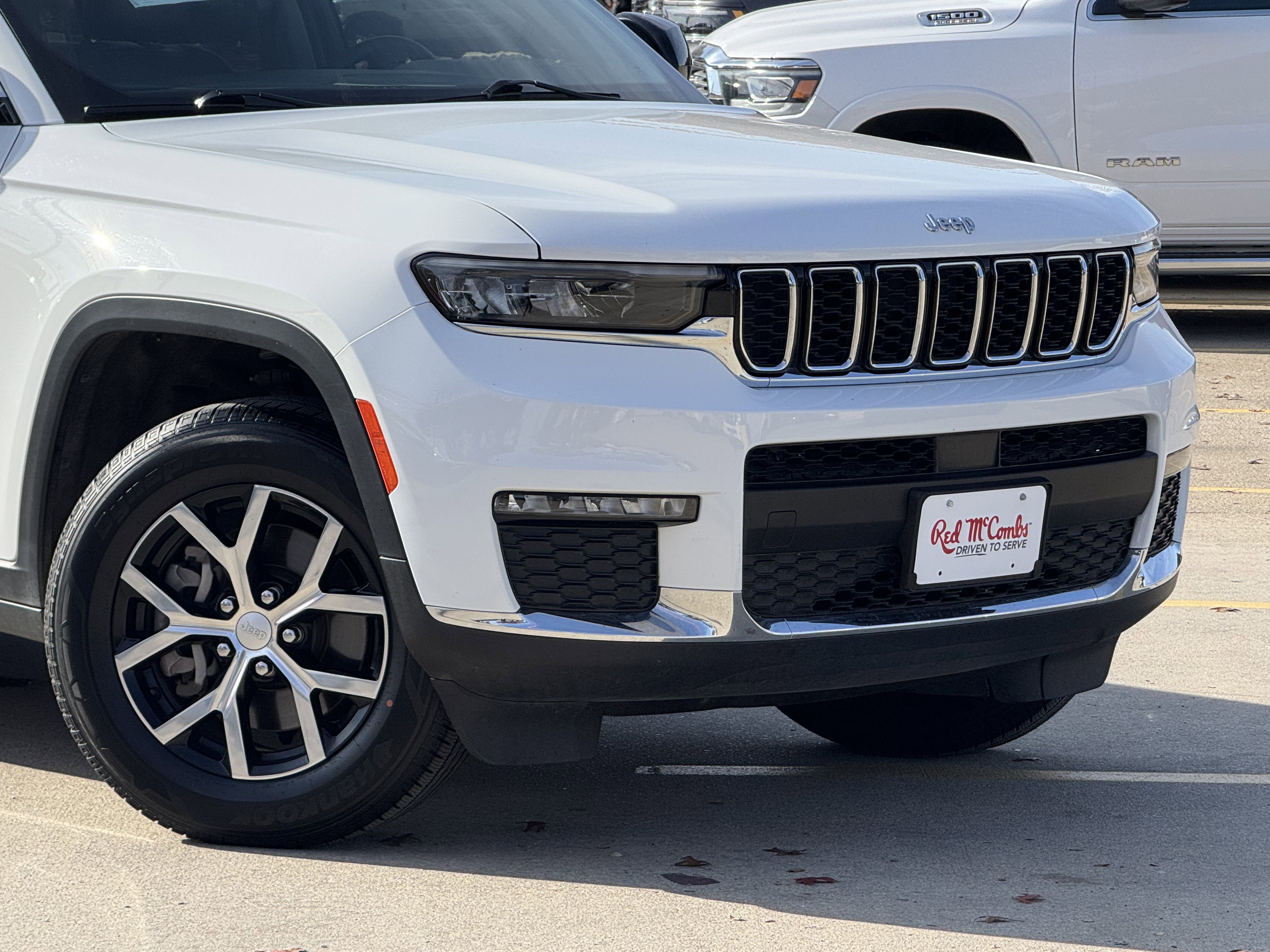 Used 2023 Jeep Grand Cherokee L Limited image 2