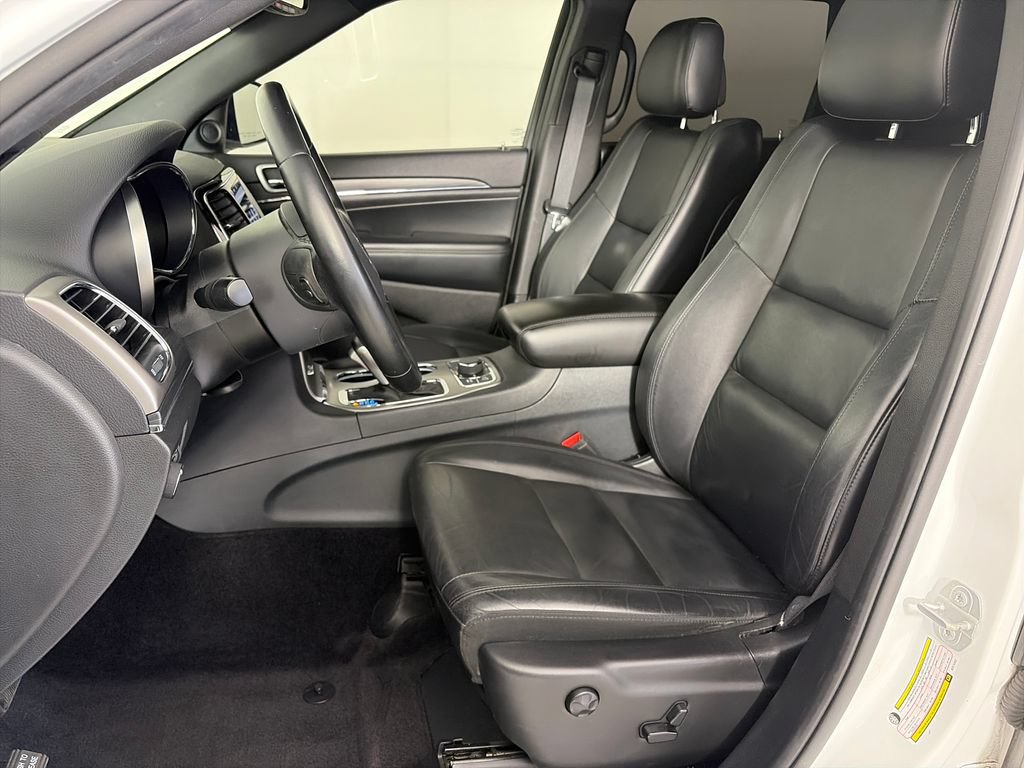 Used 2019 Jeep Grand Cherokee Limited w/ Trailer Tow Group IV AWD/4WD image 11