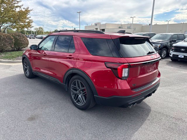 Certified 2025 Ford Explorer ST AWD/4WD image 4