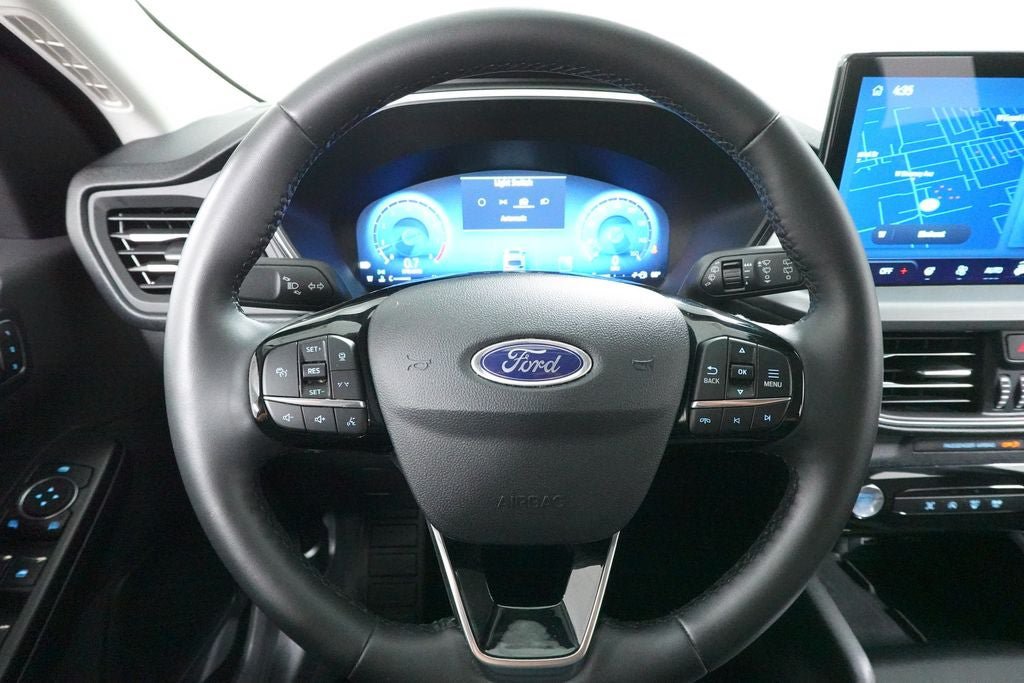 Certified 2025 Ford Escape Platinum AWD/4WD image 13