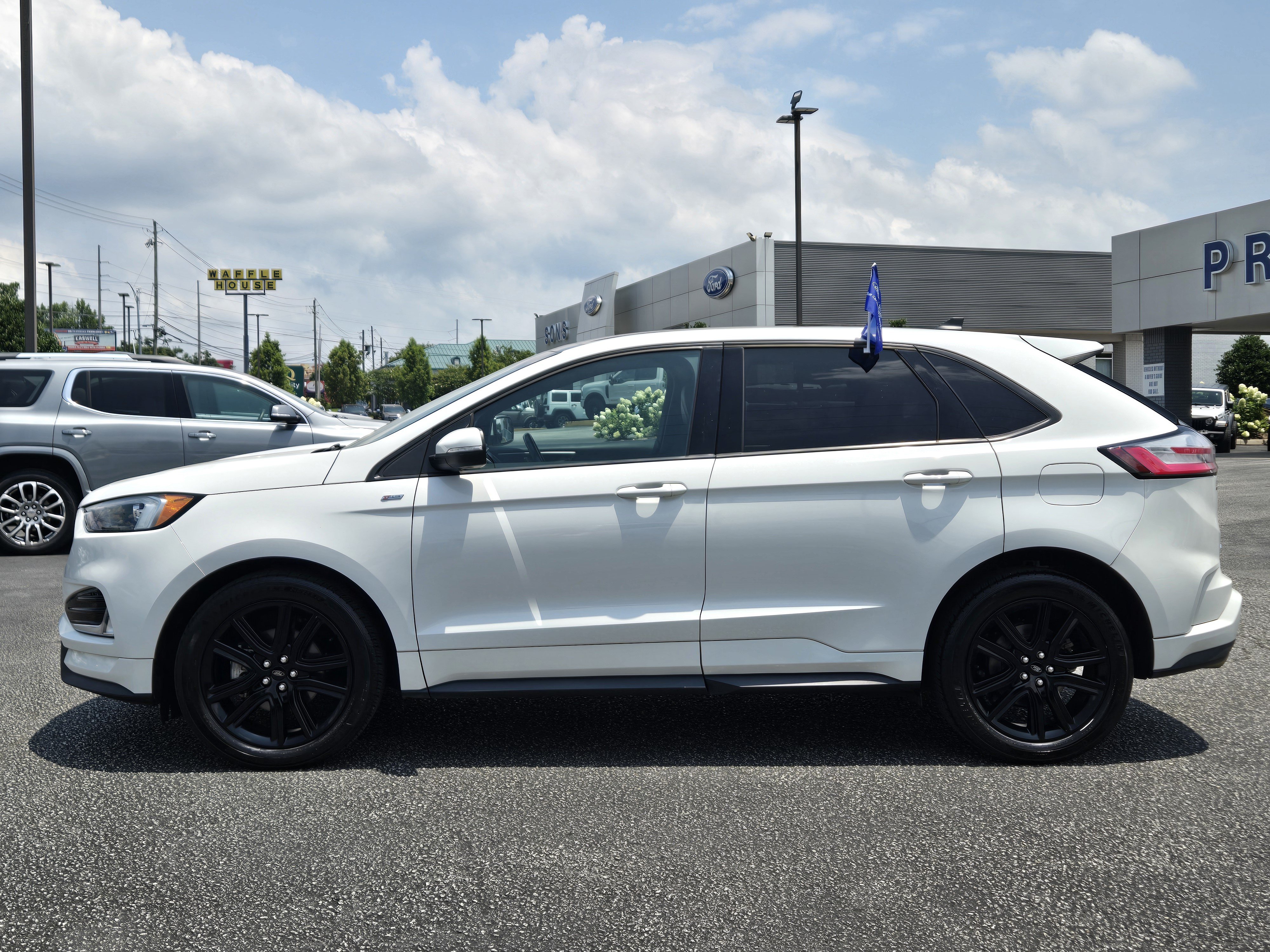 Certified 2020 Ford Edge ST-Line FWD image 13