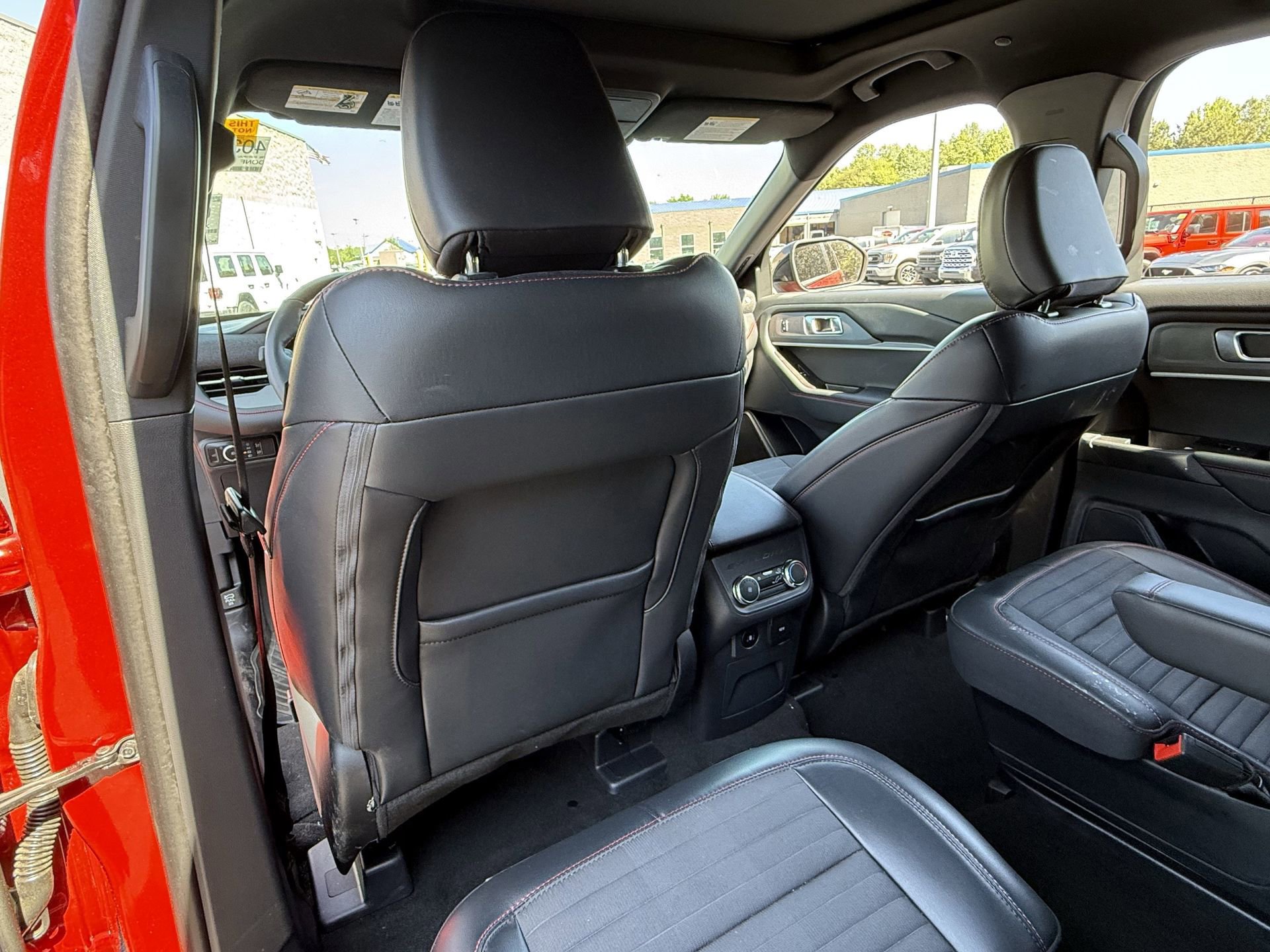 Certified 2025 Ford Explorer ST-Line AWD/4WD image 21