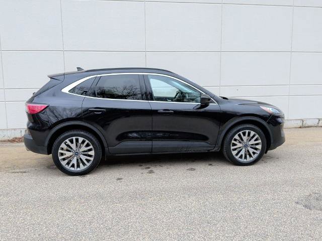 Certified 2022 Ford Escape Titanium w/ Class II Trailer Tow Package image 5