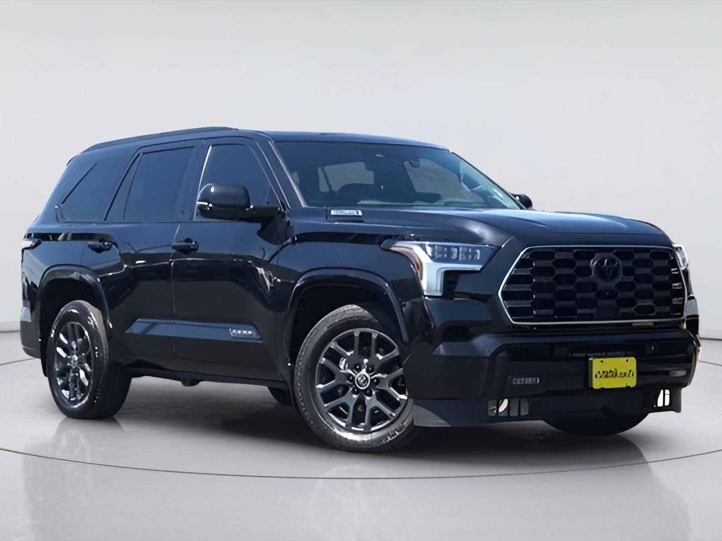 Used 2024 Toyota Sequoia Platinum AWD/4WD image 2