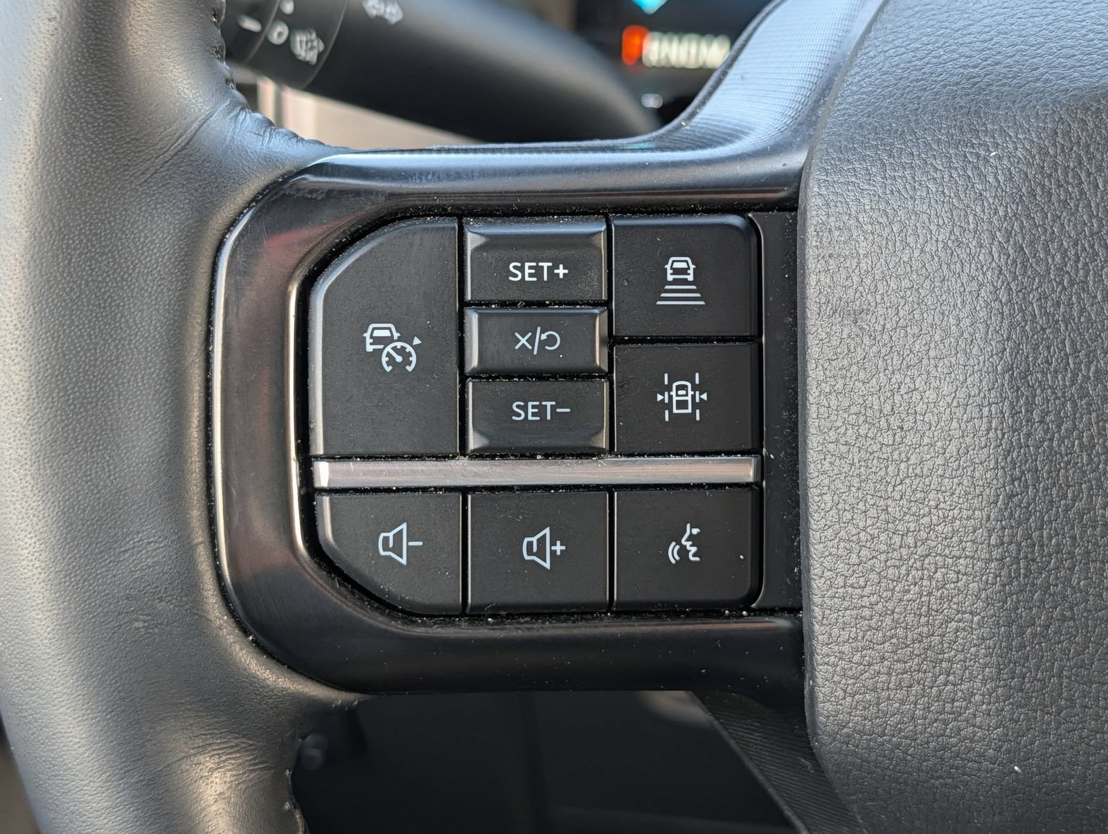 Certified 2024 Ford F150 Platinum w/ FX4 Off-Road Package AWD/4WD image 33