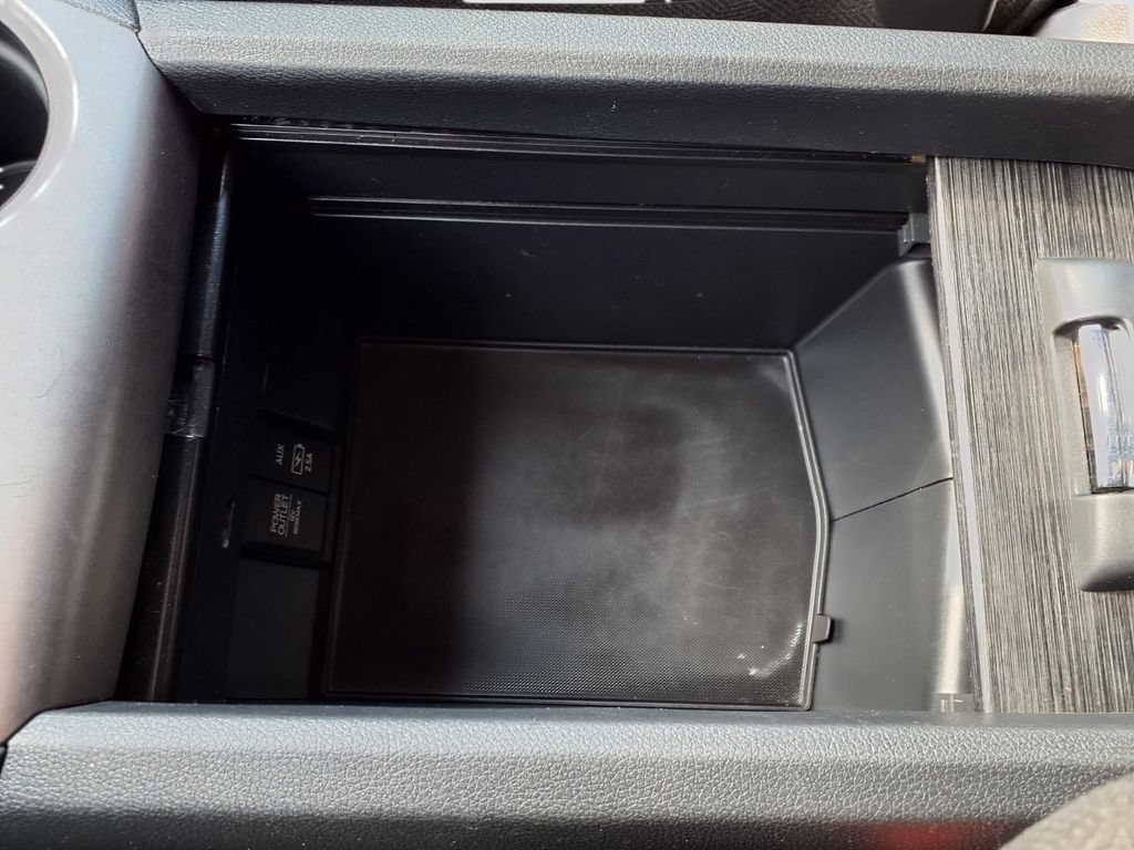 Used 2021 Honda Pilot EX image 16