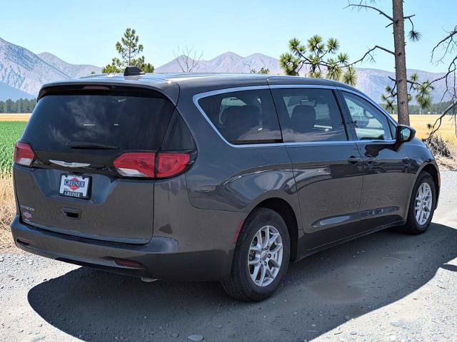 Used 2023 Chrysler Voyager LX FWD image 6