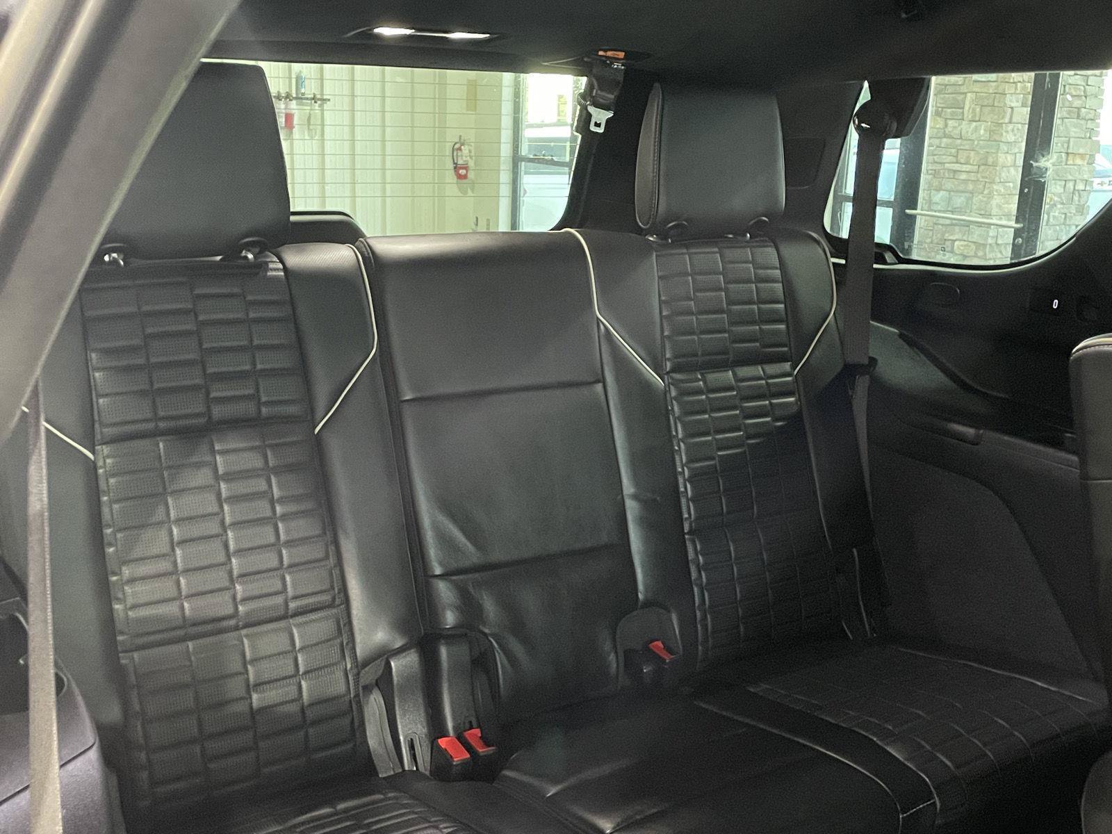 Used 2022 Cadillac Escalade Sport Platinum w/ LPO, ONYX Package AWD/4WD image 27