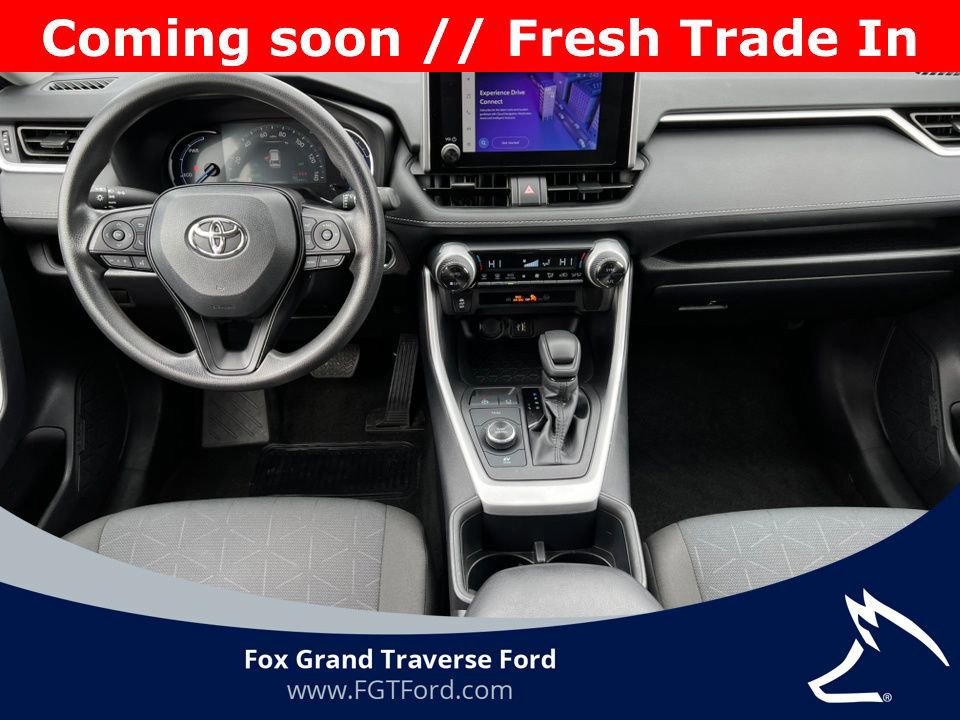 Used 2025 Toyota RAV4 XLE image 8
