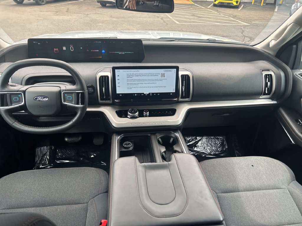 Certified 2025 Ford Expedition Active AWD/4WD image 15