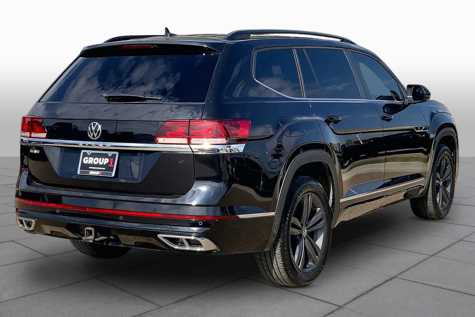 Used 2021 Volkswagen Atlas SE w/ Panoramic Sunroof Package FWD image 13