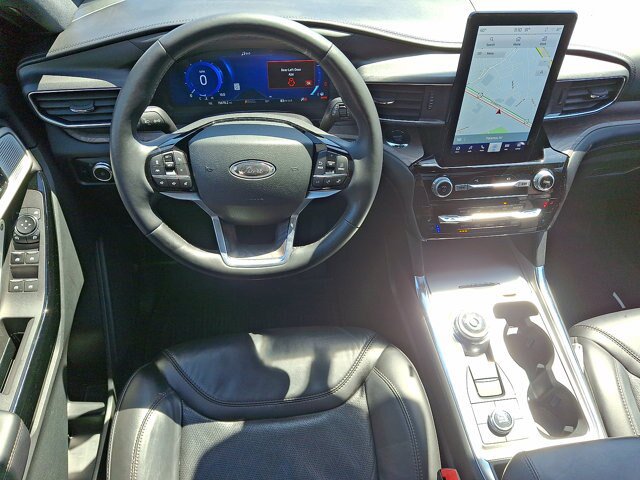 Certified 2023 Ford Explorer Platinum w/ Technology Package AWD/4WD image 13