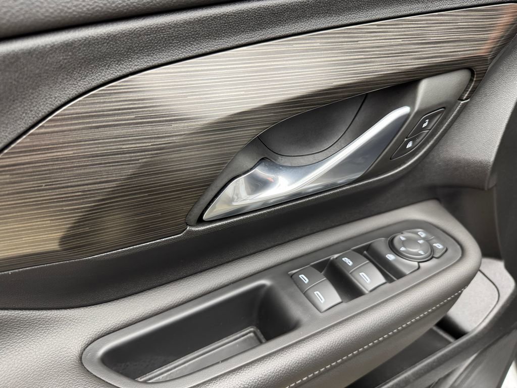 Used 2023 GMC Terrain SLE w/ Driver Convenience Package AWD/4WD image 11