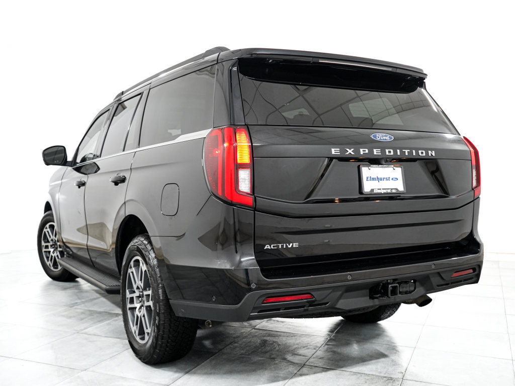 Certified 2025 Ford Expedition Active AWD/4WD image 5