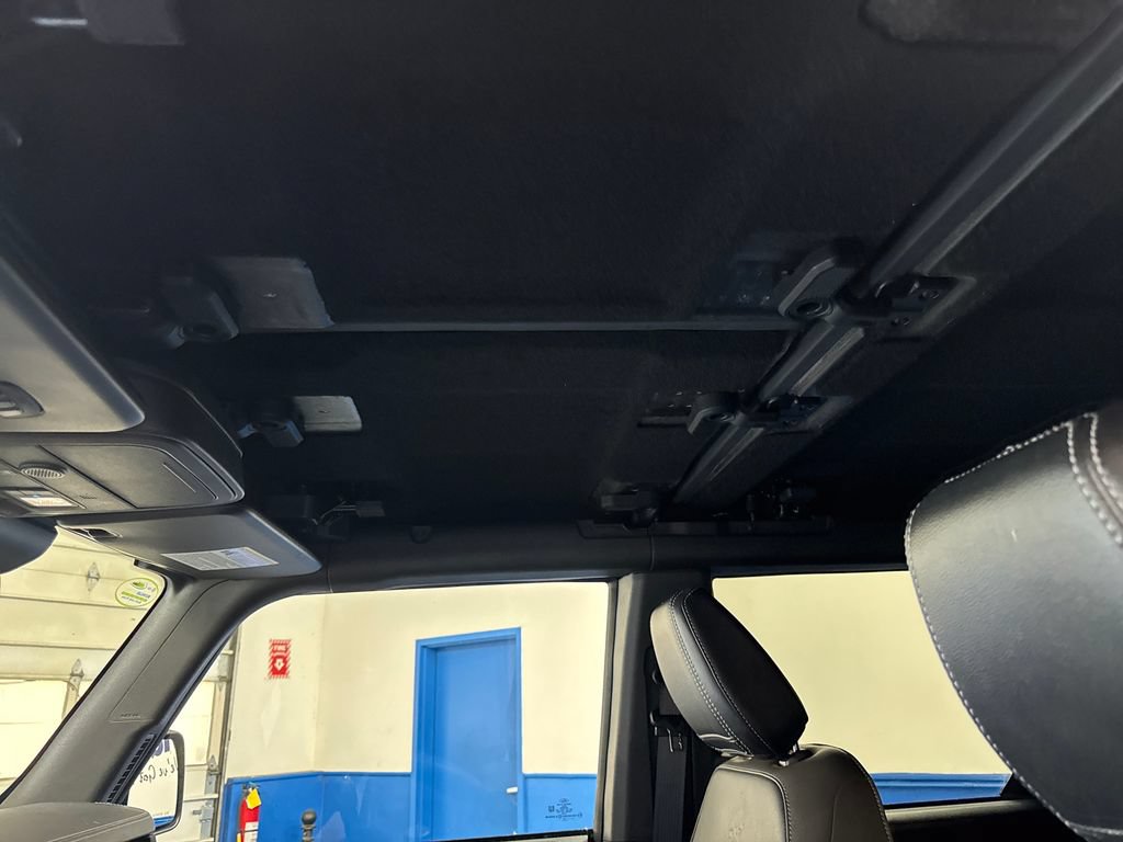 Certified 2025 Ford Bronco Outer Banks w/ Sasquatch Package AWD/4WD image 21