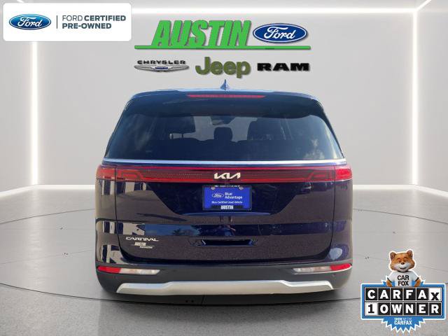 Used 2023 Kia Carnival LX FWD image 4