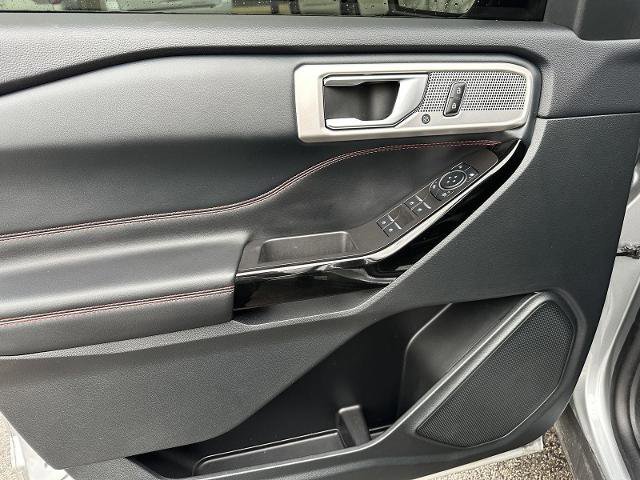 Certified 2024 Ford Explorer ST-Line w/ Class IV Trailer Tow Package image 13