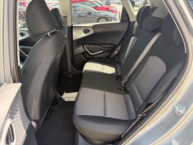 Used 2025 Kia Soul LX w/ LX Technology Package FWD image 11