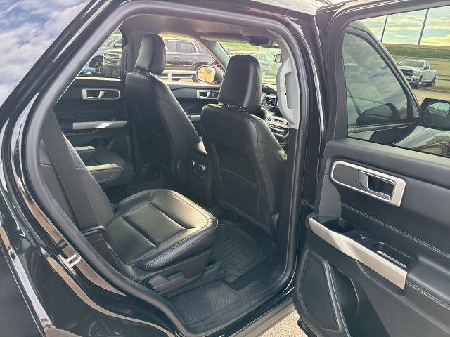 Certified 2022 Ford Explorer XLT w/ Equipment Group 202A image 15