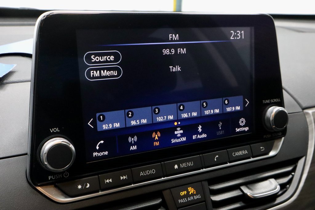 Used 2024 Nissan Altima 2.5 SV image 3